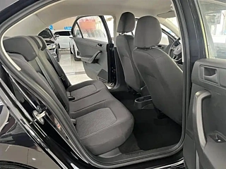 VOLKSWAGEN SANTANA 2017