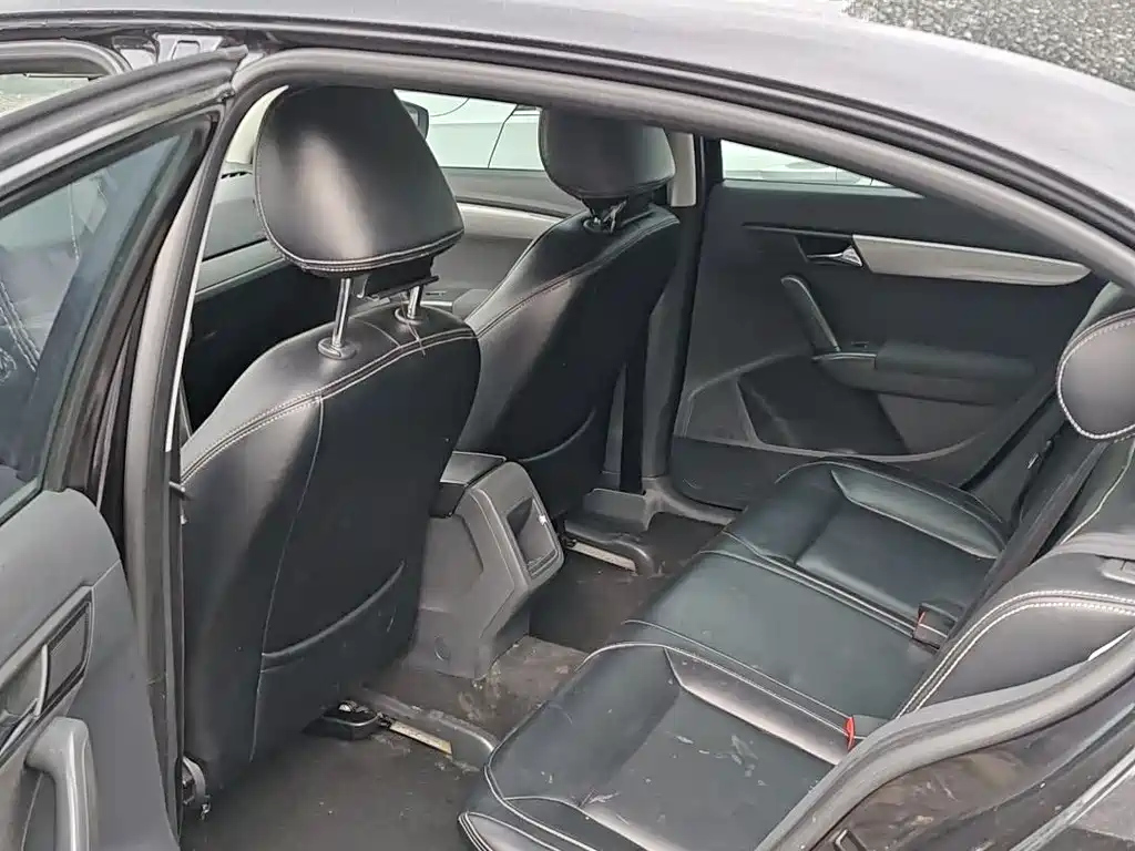 VOLKSWAGEN LAVIDA 2013