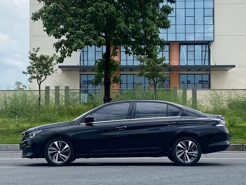 PEUGEOT 408 2019