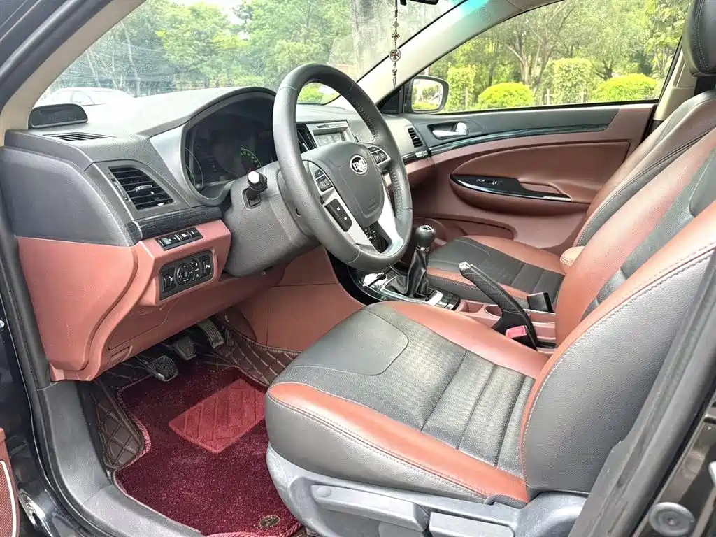 BYD SURUI 2015