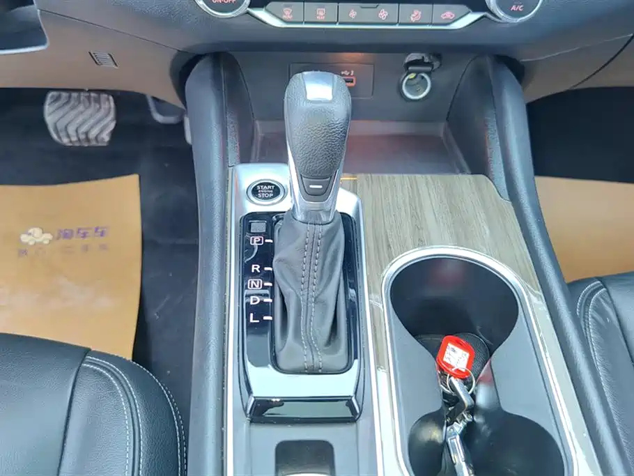 NISSAN TEANA 2021