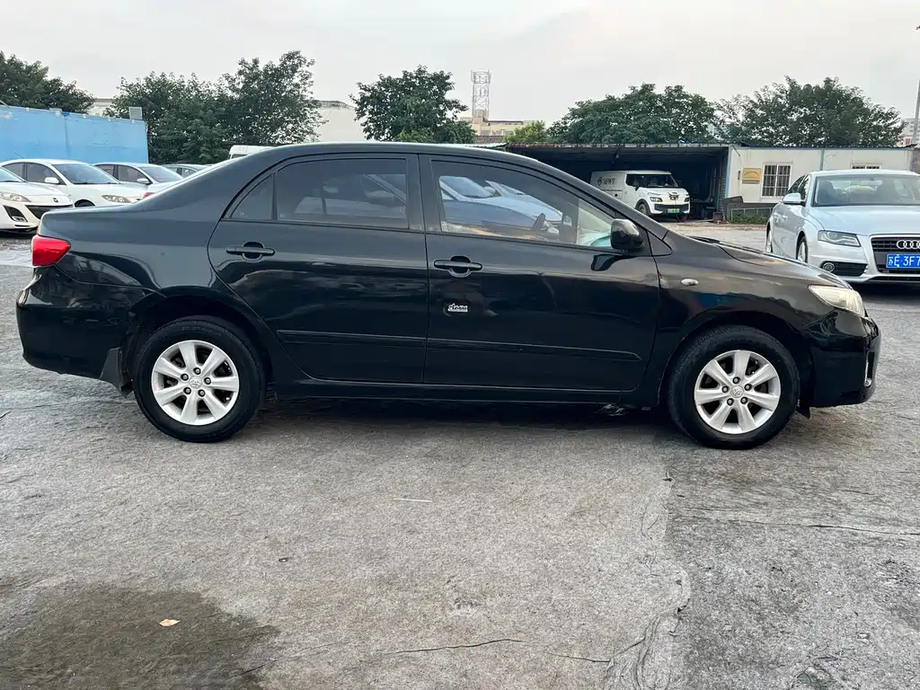 TOYOTA COROLLA 2012