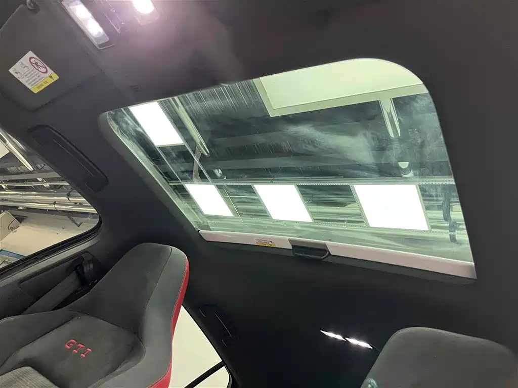 VOLKSWAGEN GOLF GTI 2021