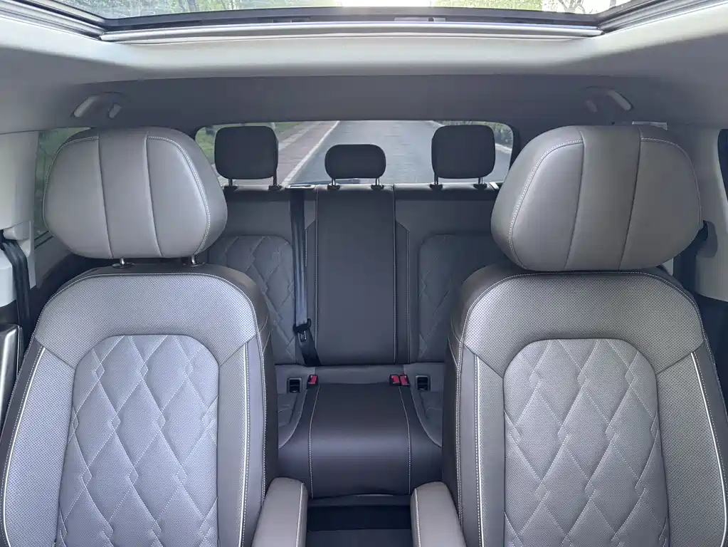 VOLKSWAGEN VILORAN 2024