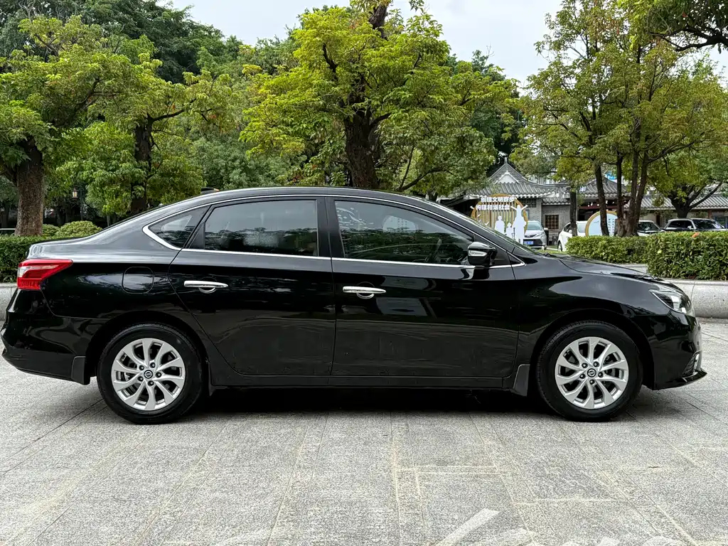NISSAN SYLPHY 2019
