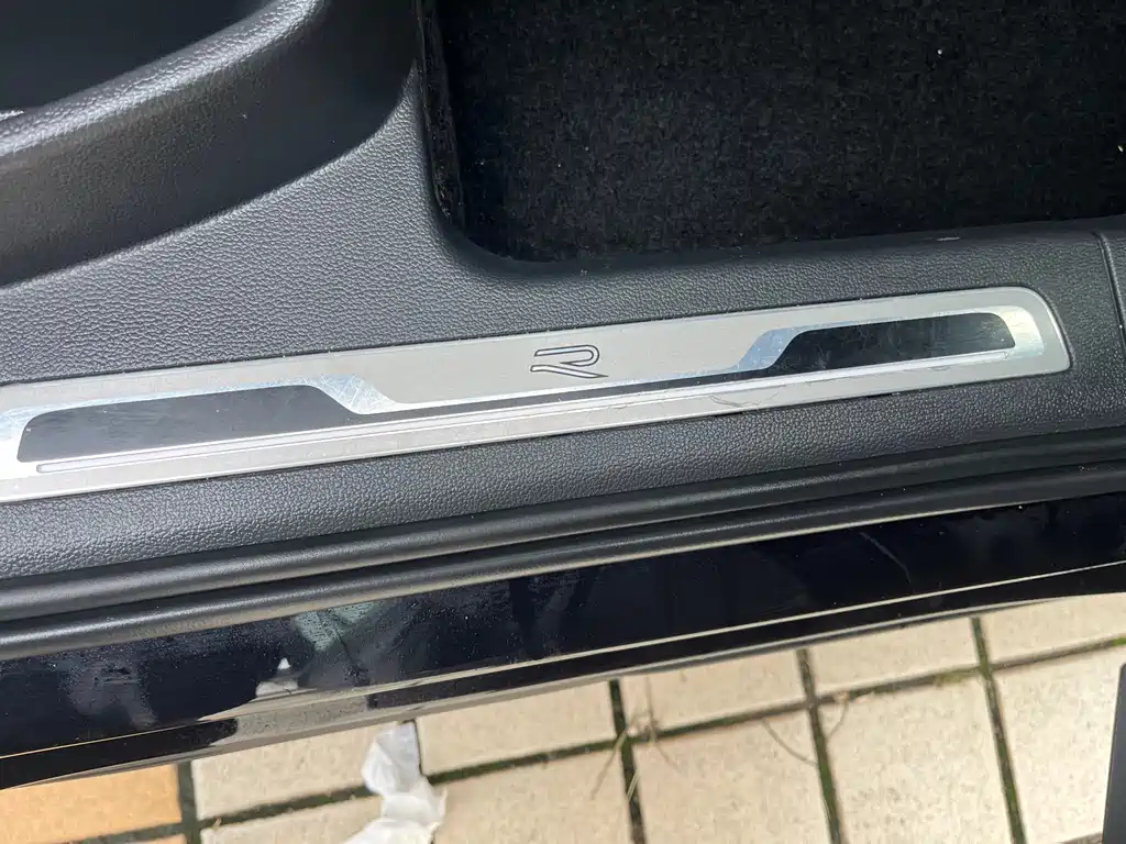 VOLKSWAGEN TIGUAN L 2022