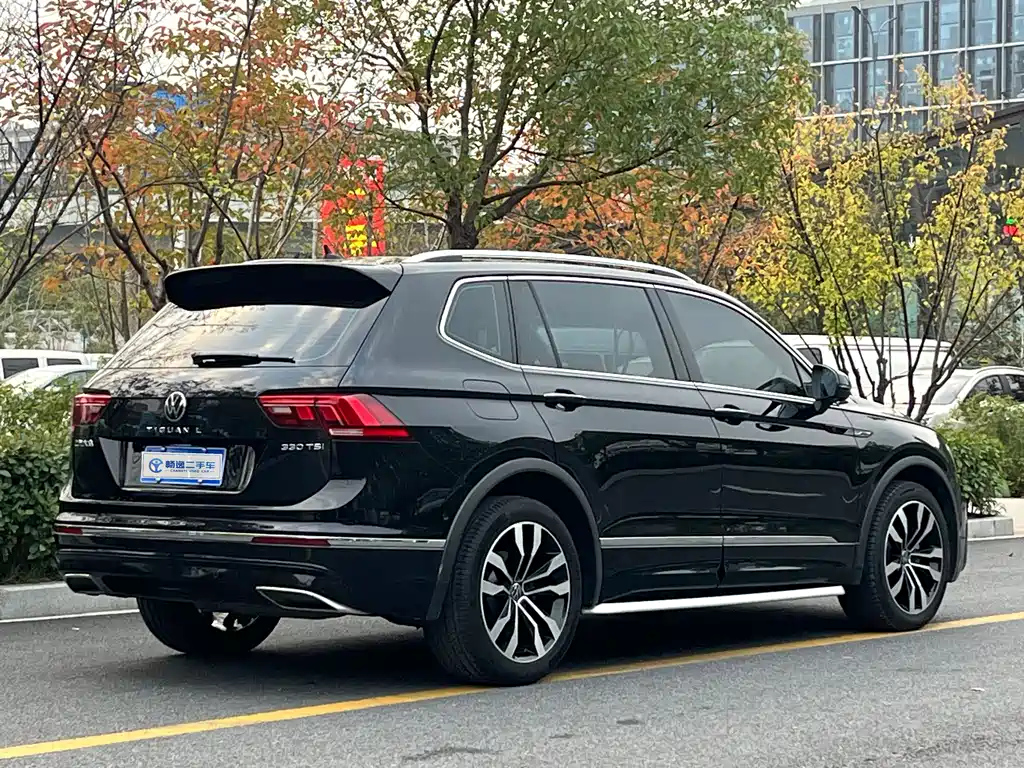 VOLKSWAGEN TIGUAN L 2021