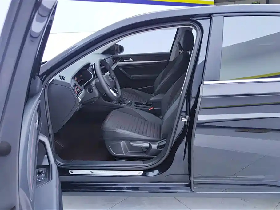 VOLKSWAGEN LAVIDA 2024