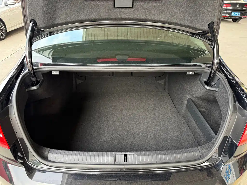 VOLKSWAGEN MAGOTAN 2018