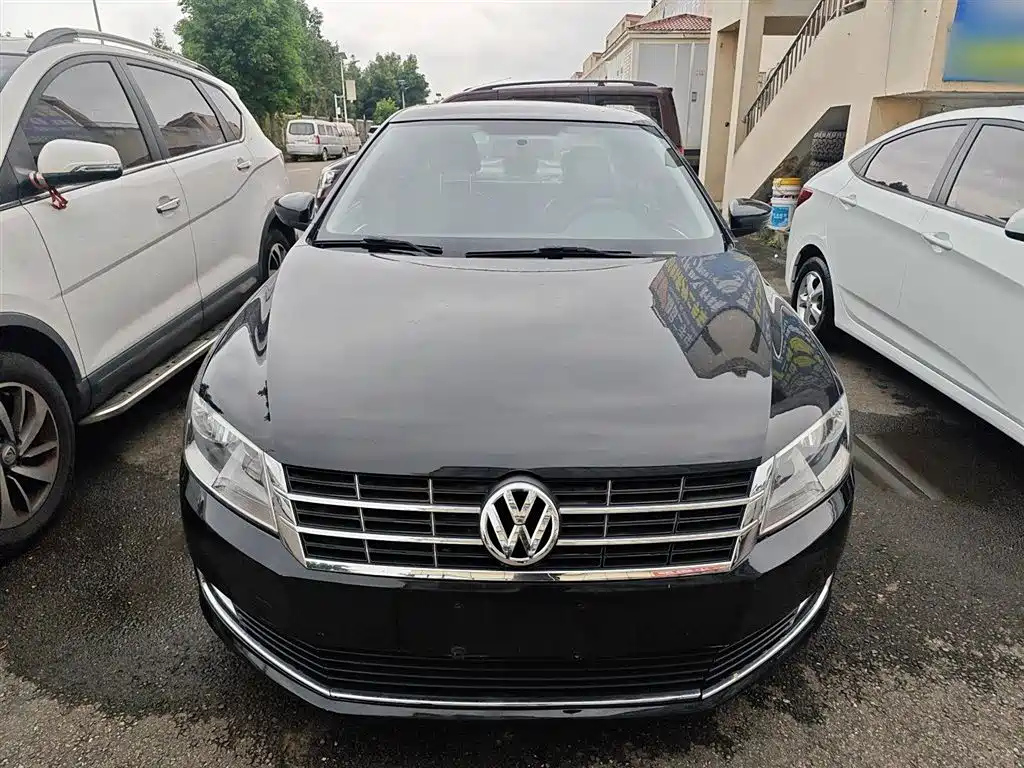 VOLKSWAGEN LAVIDA 2013
