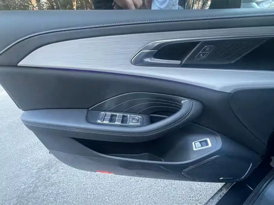 HONGQI H5 2025
