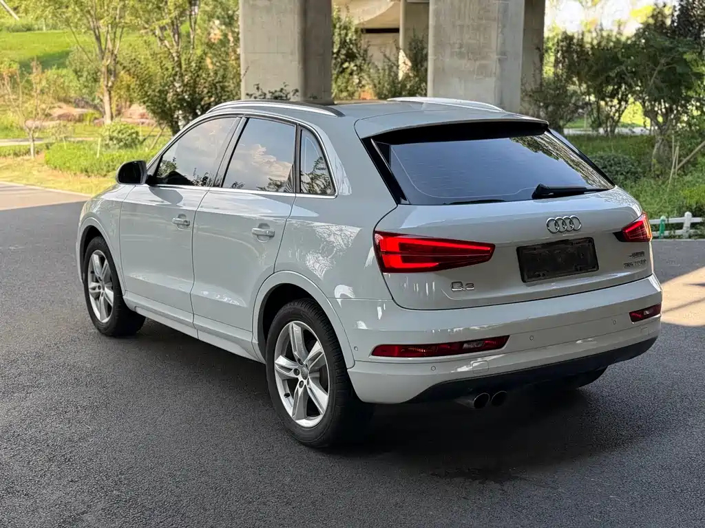 AUDI Q3 2017