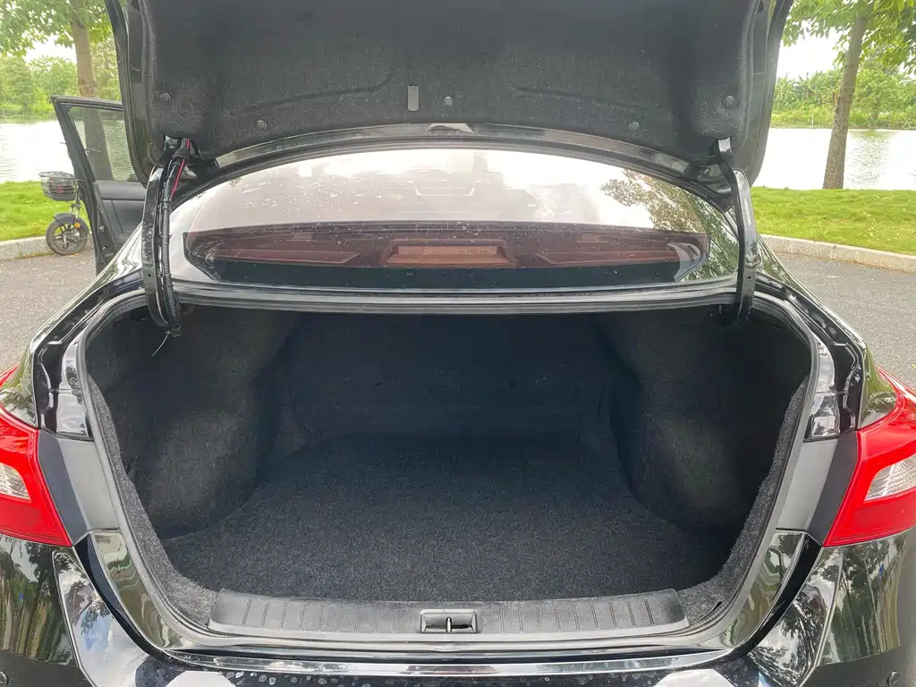 NISSAN SYLPHY 2021