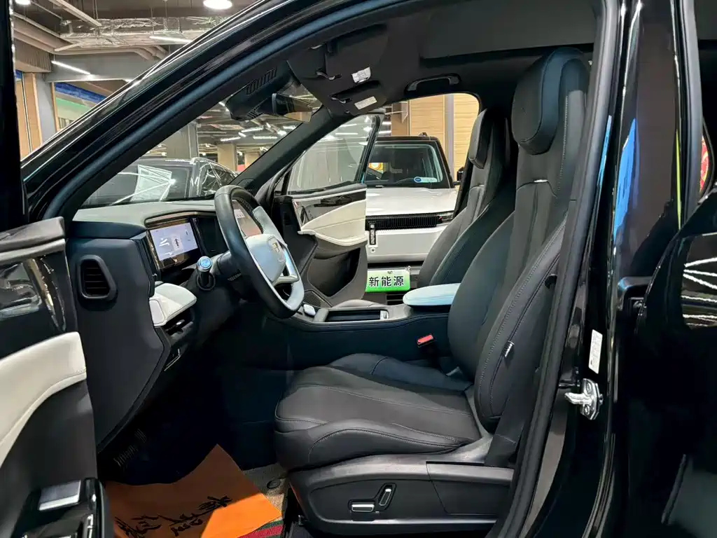 GEELY GALAXY GALAXY L7 2023