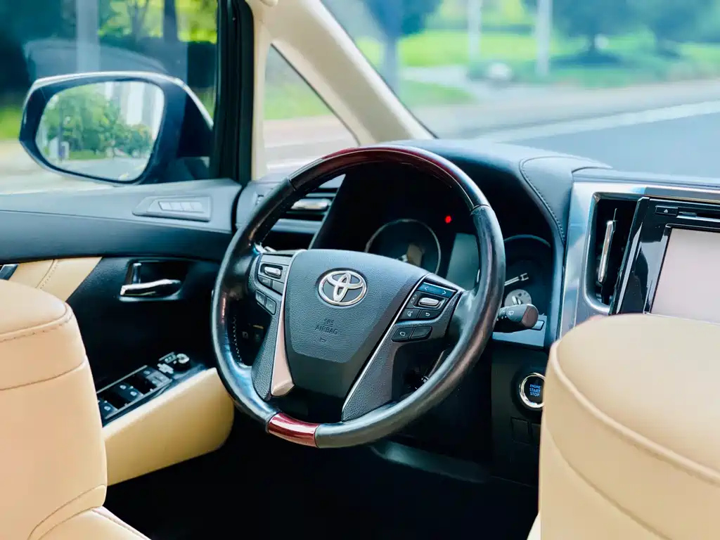 TOYOTA ALPHARD 2018