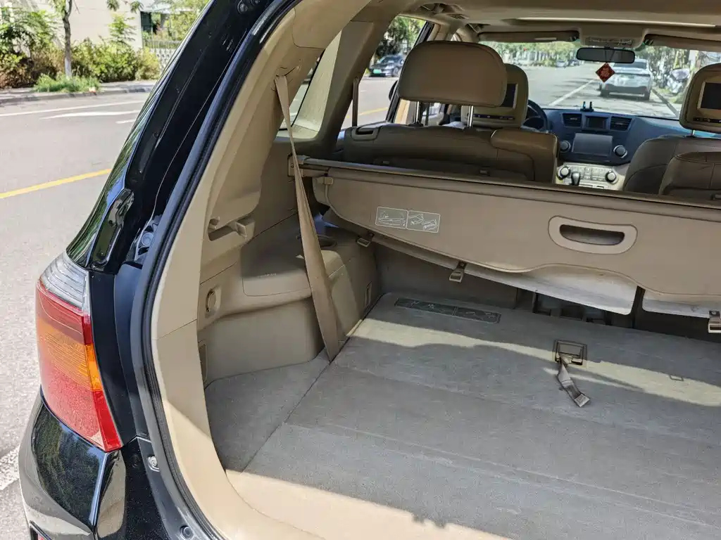 TOYOTA HIGHLANDER 2011