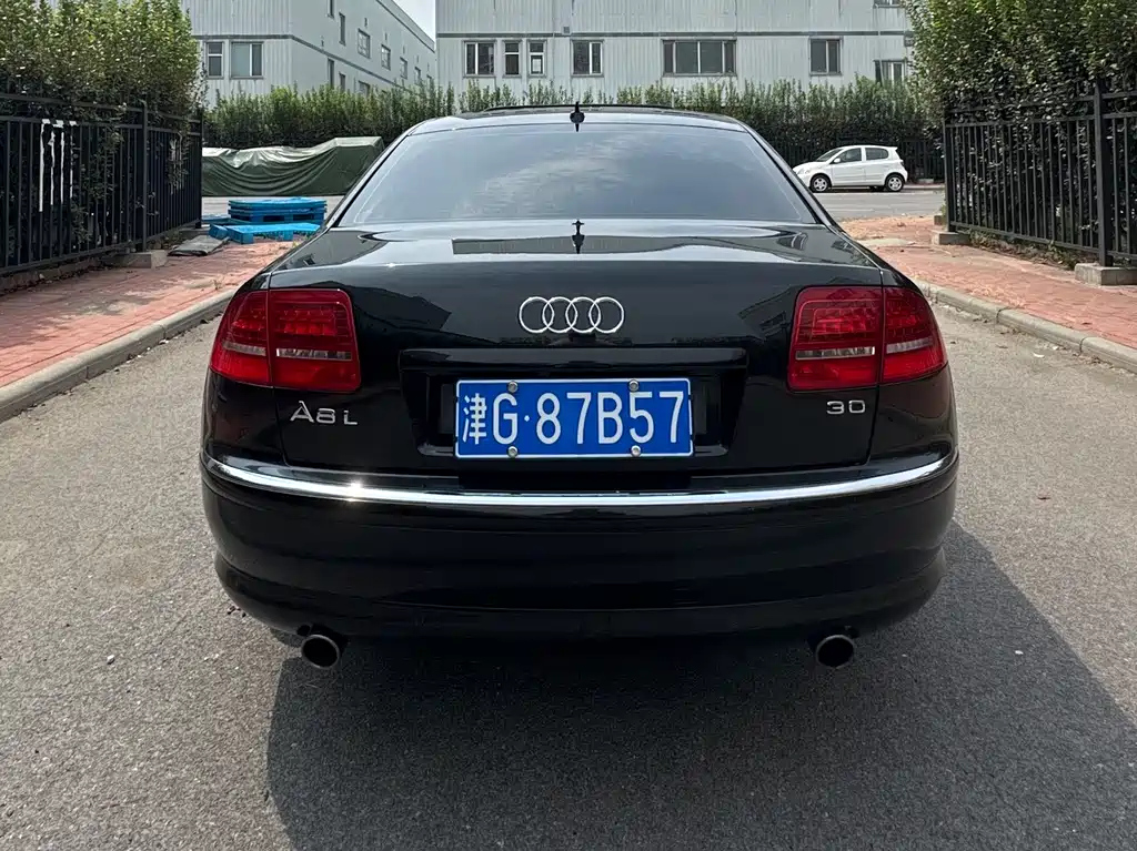 AUDI A8 2010