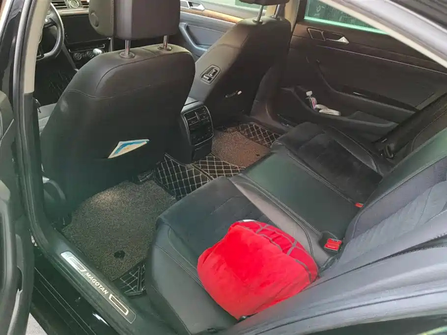 VOLKSWAGEN MAGOTAN 2018