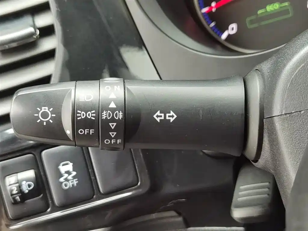 MITSUBISHI OUTLANDER 2018