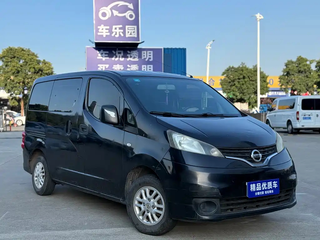 NISSAN NV200 2013
