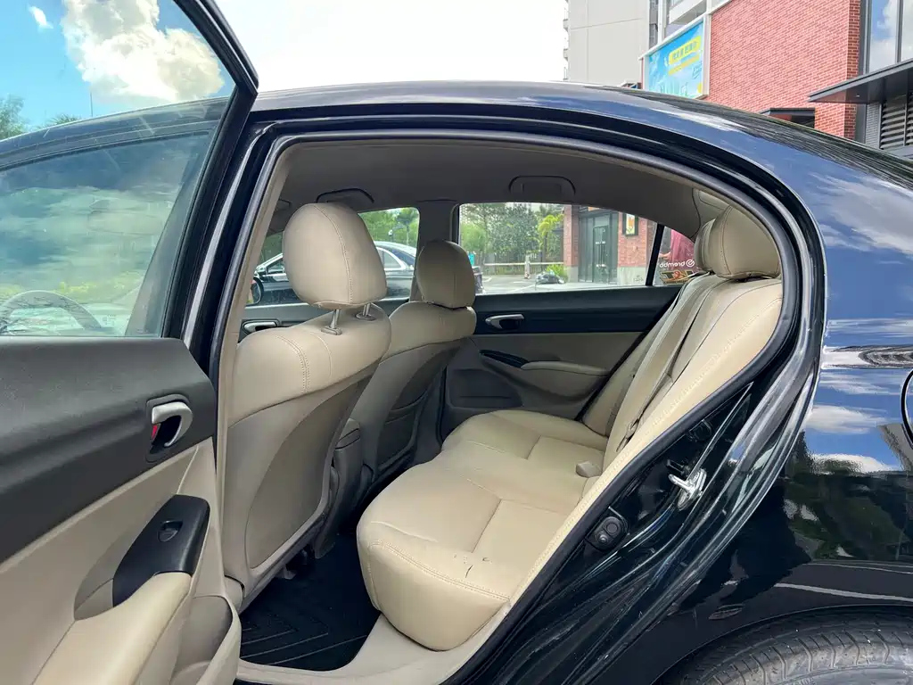 HONDA CIVIC 2011