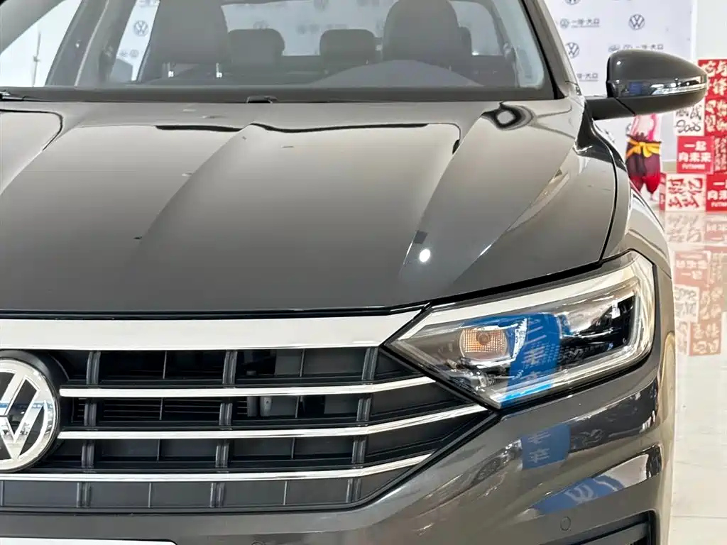 VOLKSWAGEN SAGITAR 2022