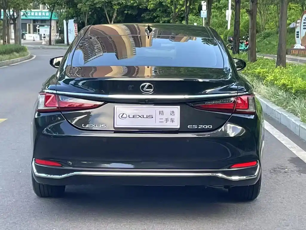 LEXUS ES 2023