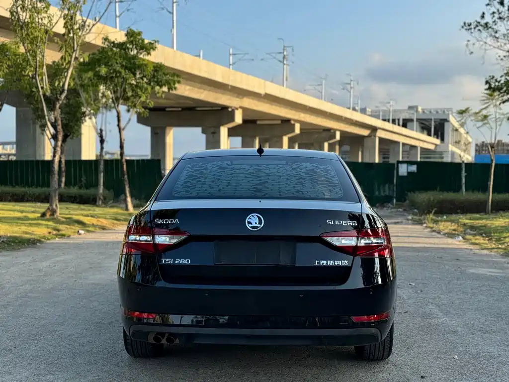 SKODA SUPERB 2019