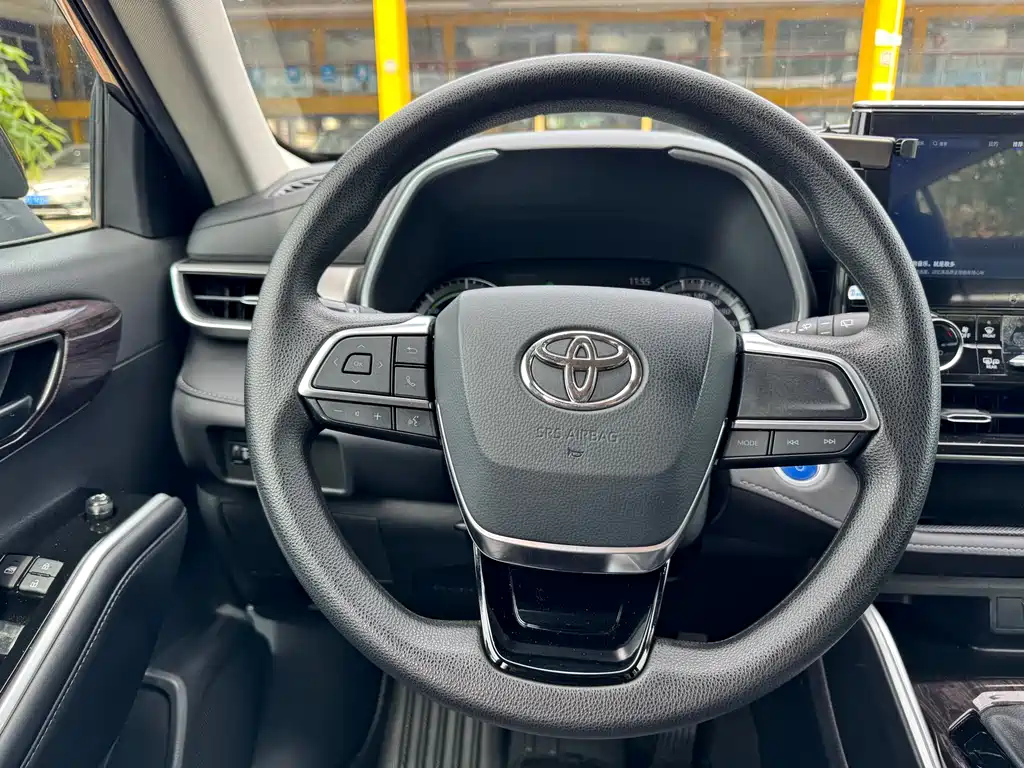 TOYOTA HIGHLANDER 2022