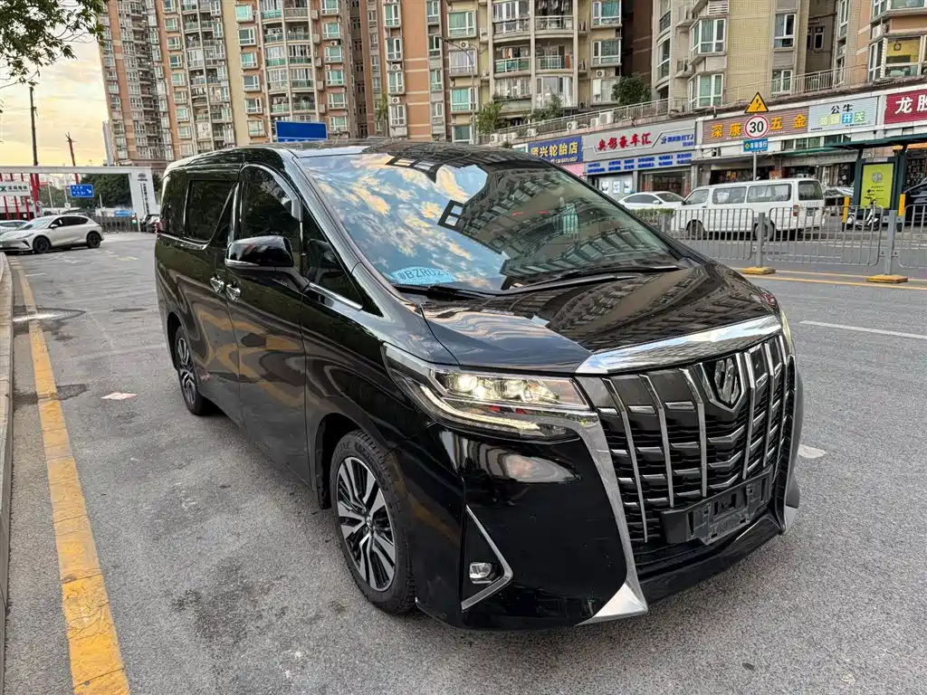 TOYOTA ALPHARD 2018