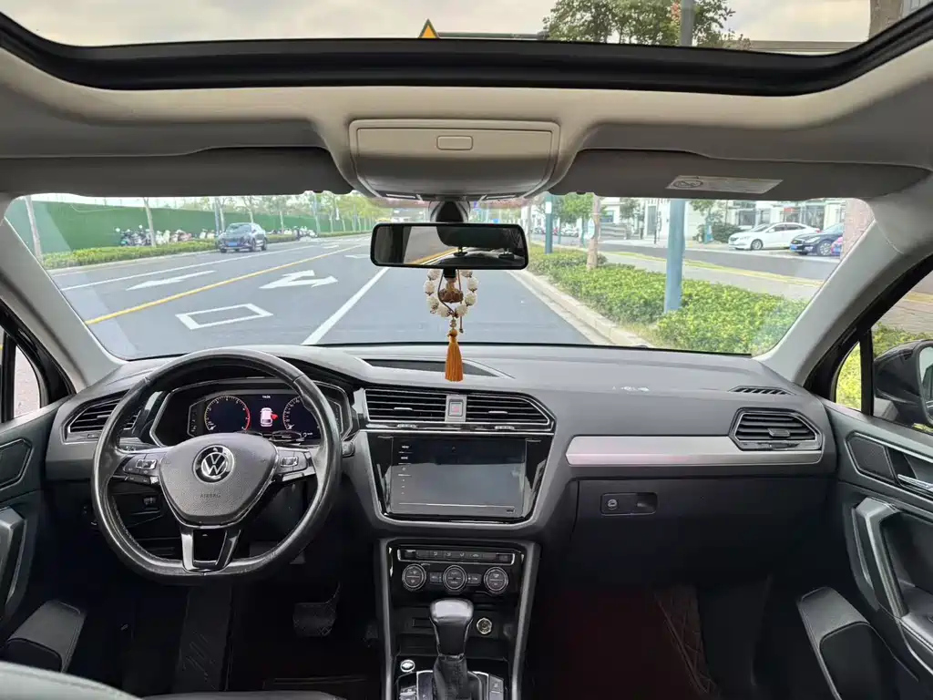 VOLKSWAGEN TIGUAN L 2021