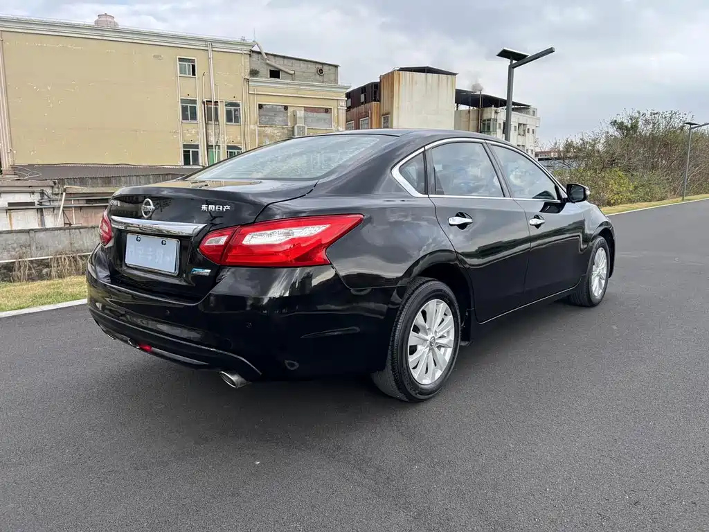 NISSAN TEANA 2016