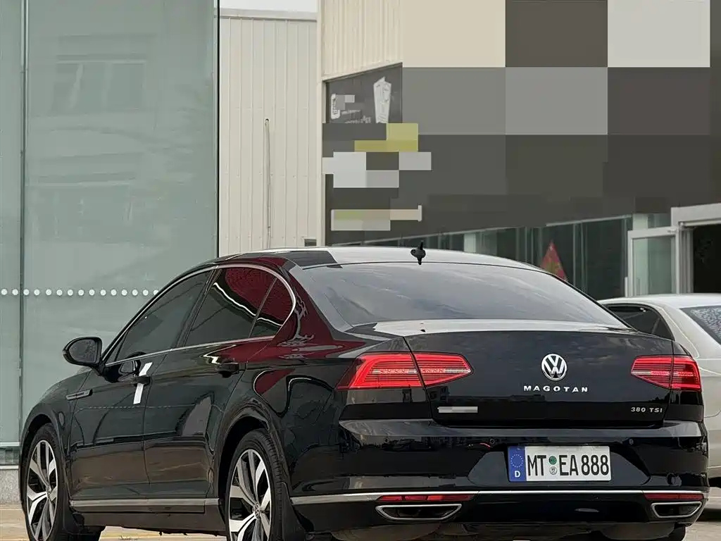 VOLKSWAGEN MAGOTAN 2017