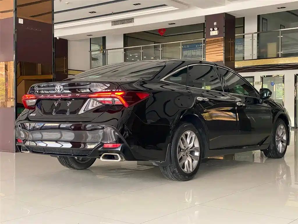 TOYOTA AVALON 2019