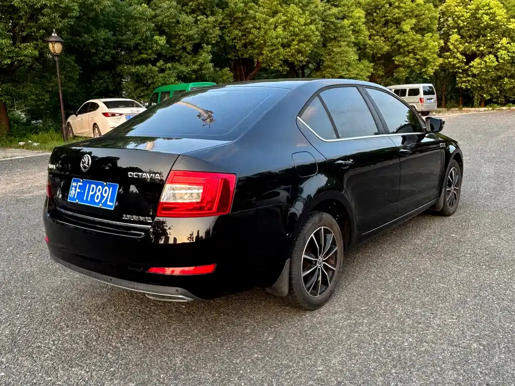 SKODA OCTAVIA 2017