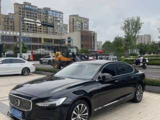 VOLVO S90 2023