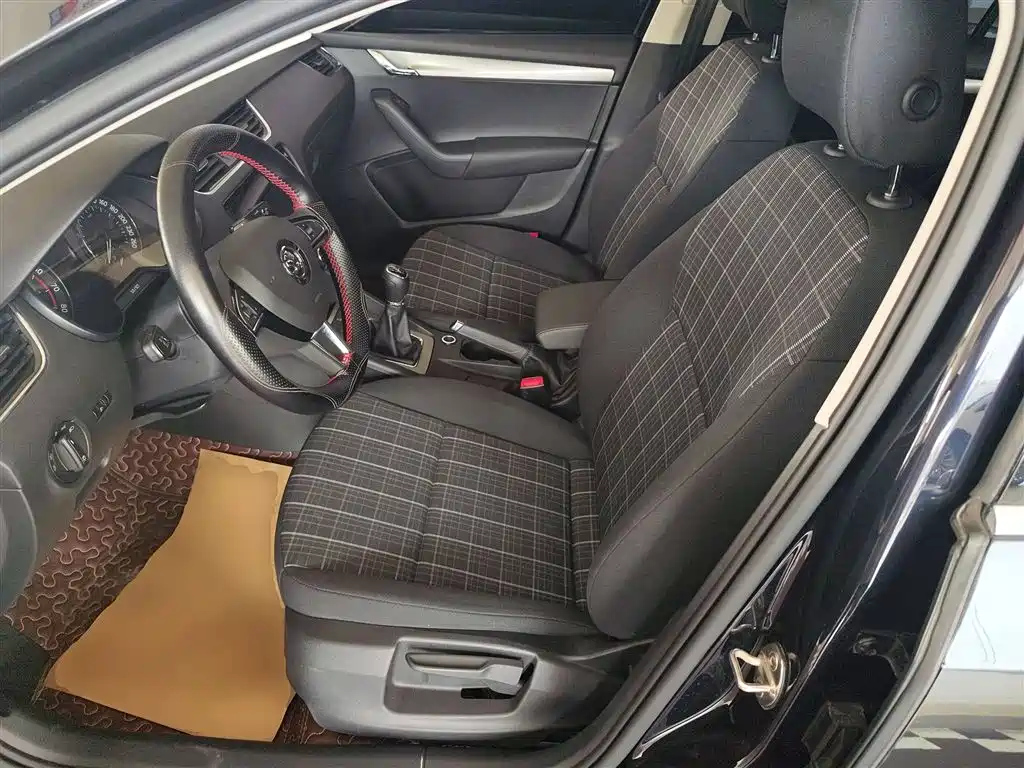 SKODA OCTAVIA 2019