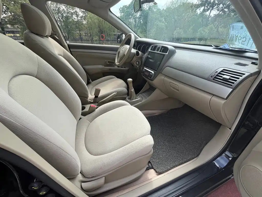 NISSAN SYLPHY 2017