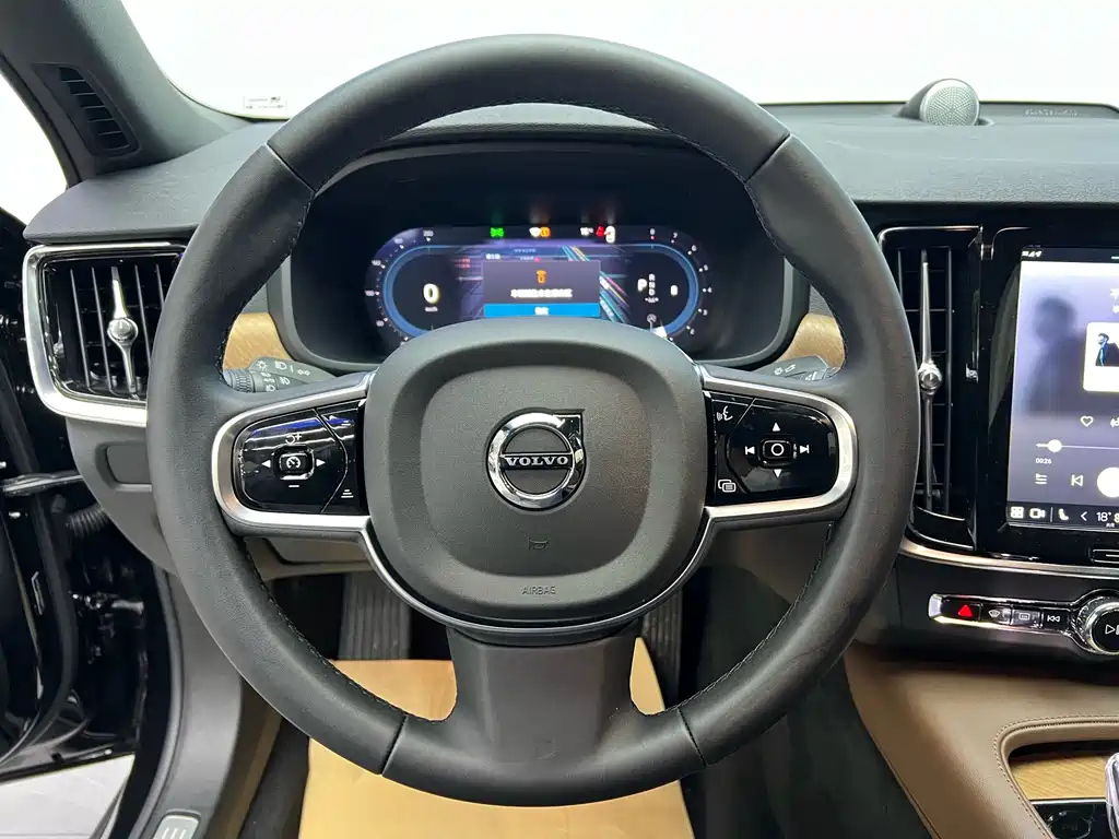 VOLVO S90 2025