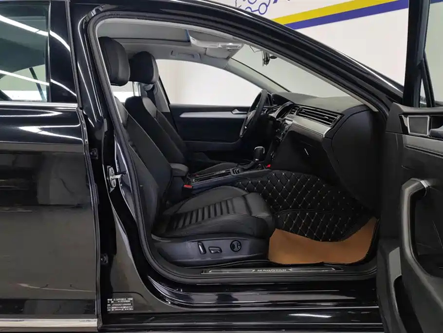 VOLKSWAGEN MAGOTAN 2018