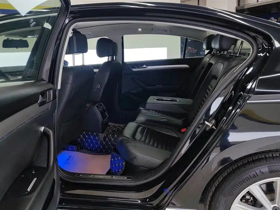 VOLKSWAGEN MAGOTAN 2018