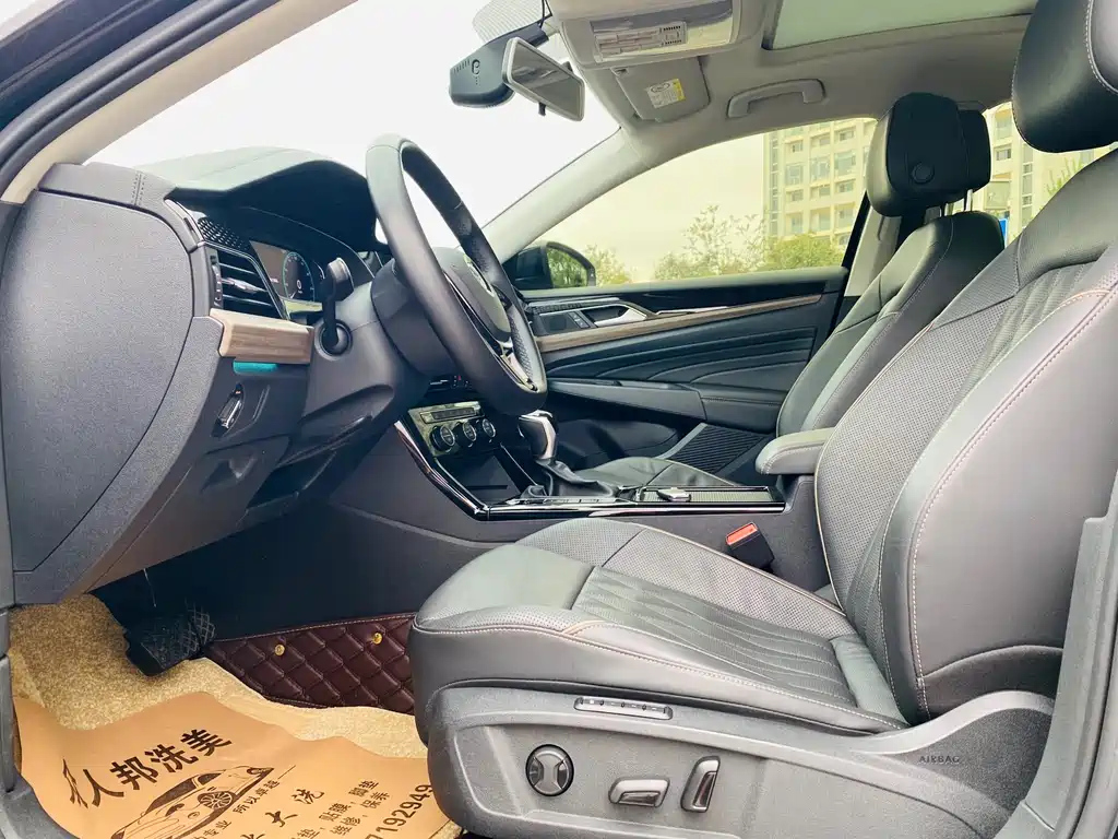 VOLKSWAGEN PASSAT 2020