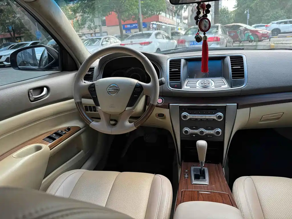 NISSAN TEANA 2011