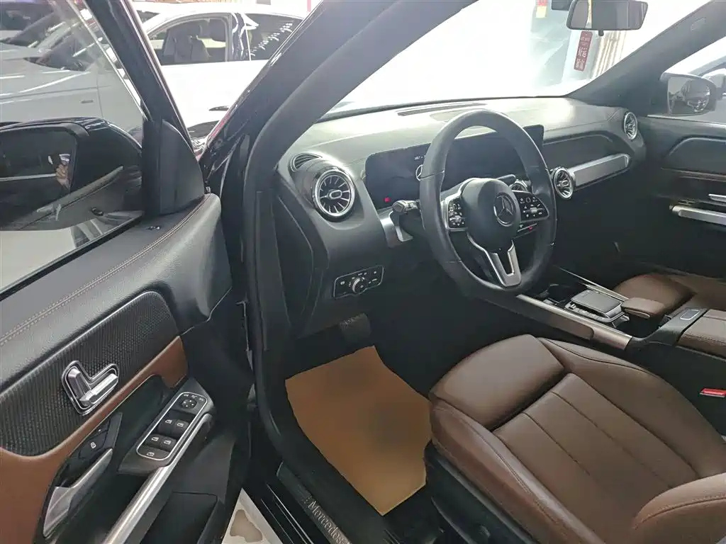 MERCEDES BENZ GLB 2021