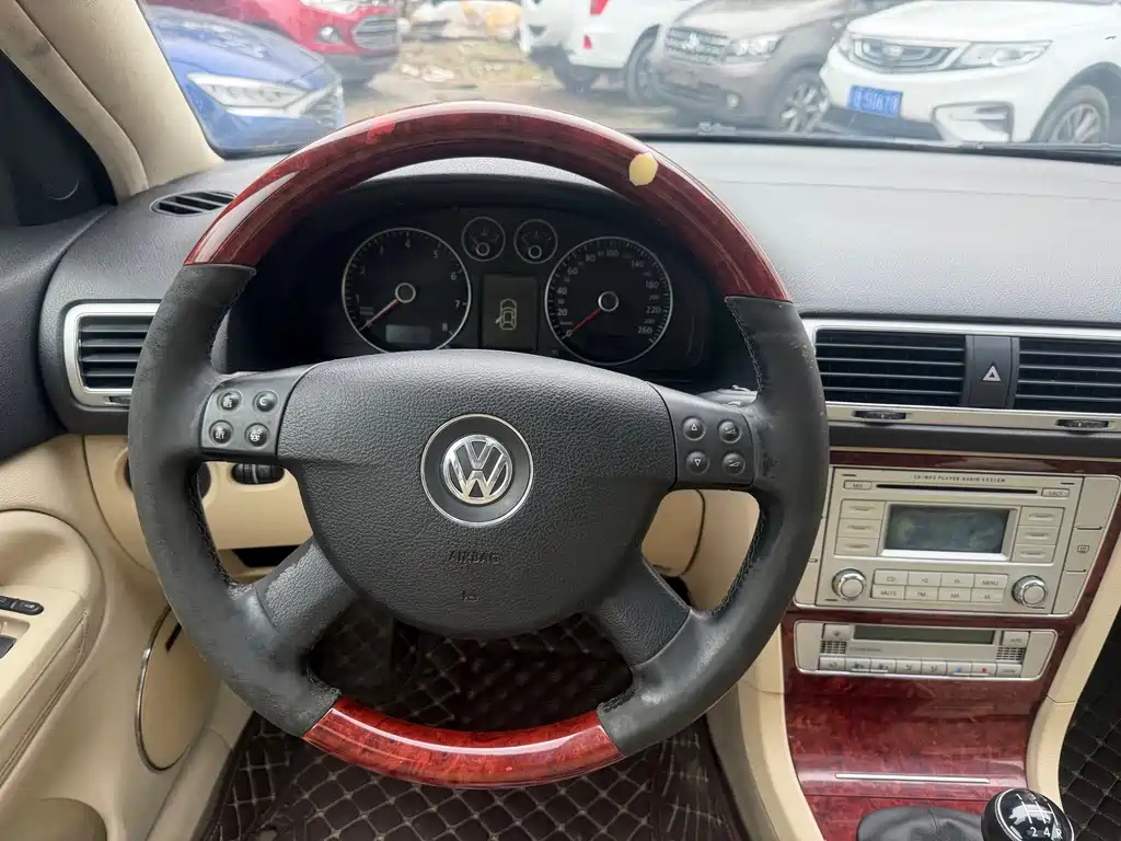 VOLKSWAGEN PASSAT LINGYU 2009