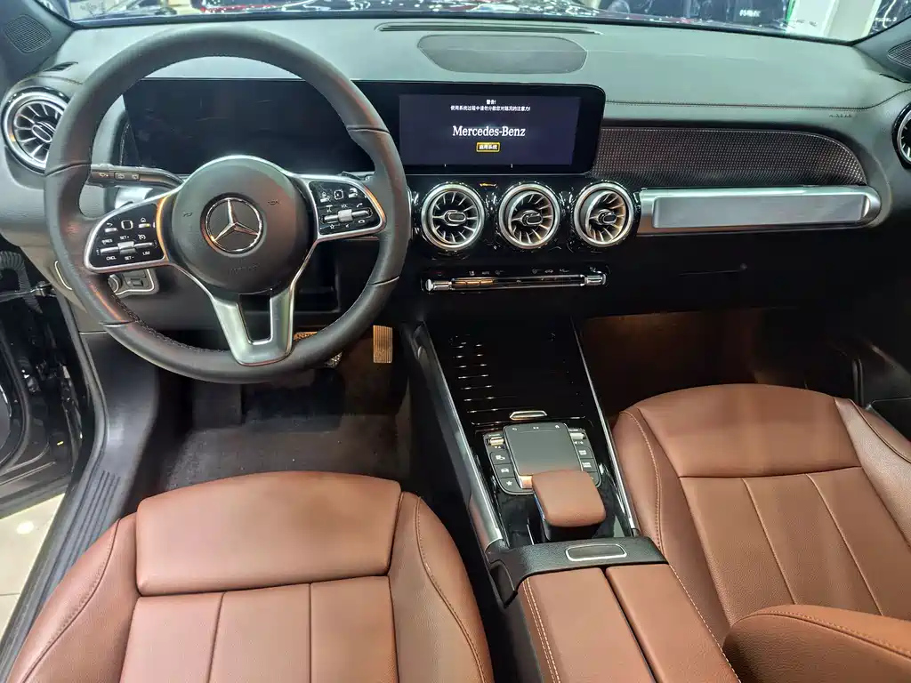 MERCEDES BENZ GLB 2023