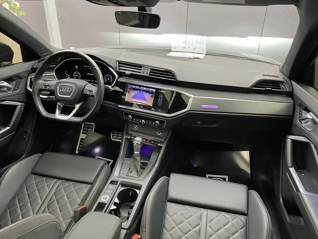 AUDI Q3 2024