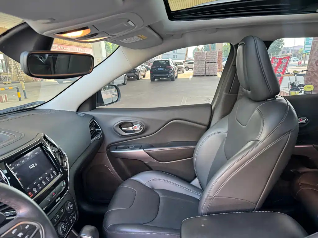 JEEP CHEROKEE 2020