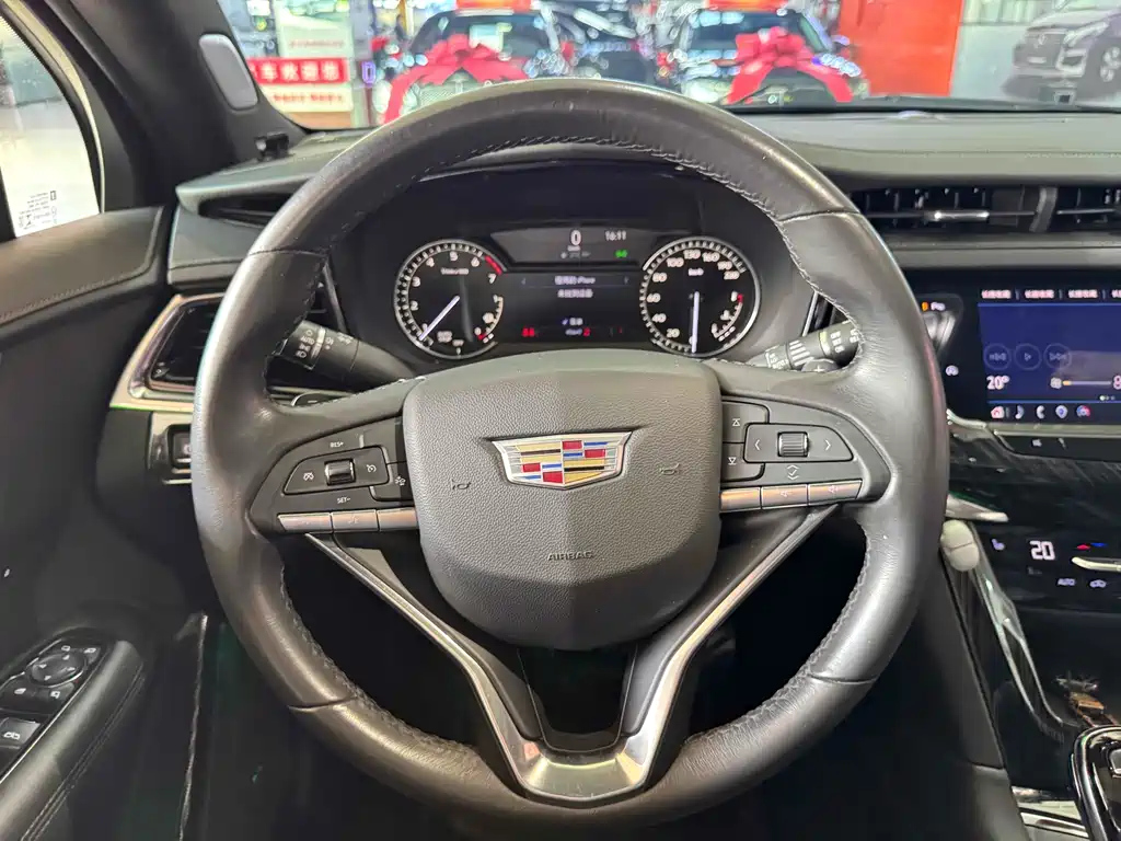 CADILLAC XT6 2022