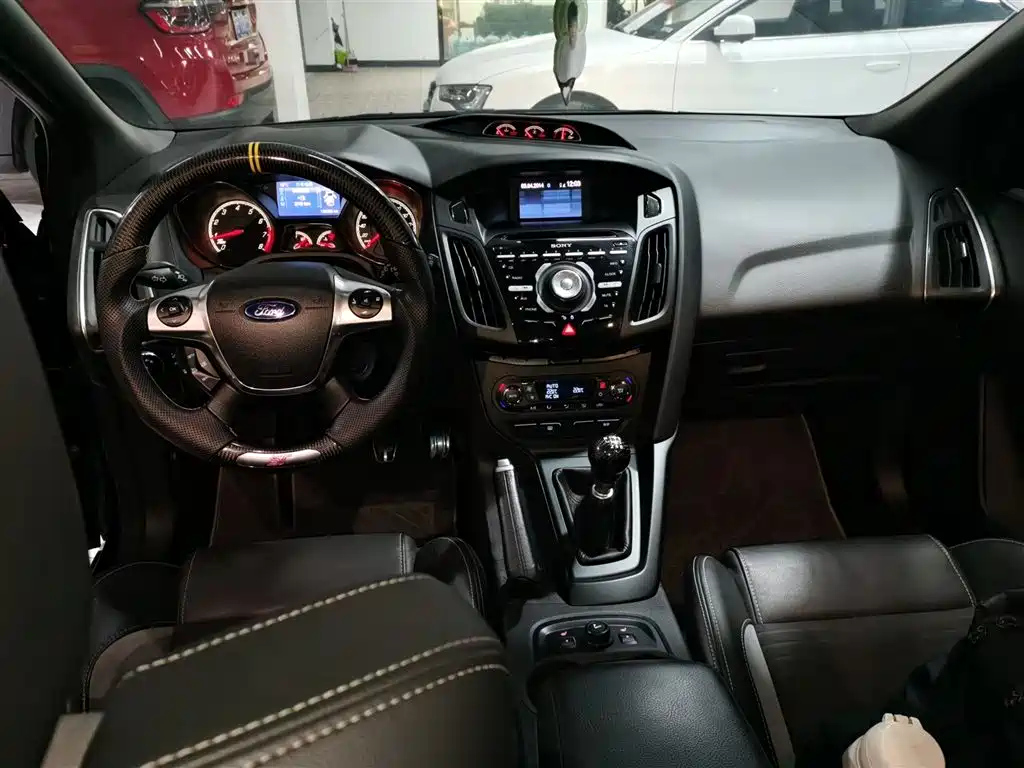 FORD FOCUS IMPORT 2015